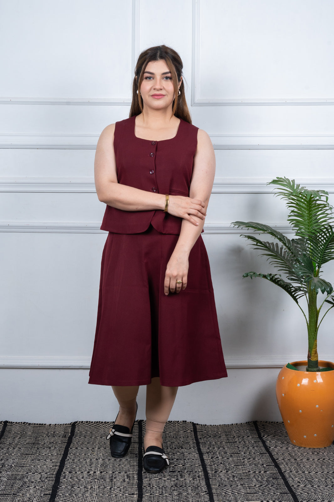 VISHIMA Round Neck Waistcoat Top | Maroon