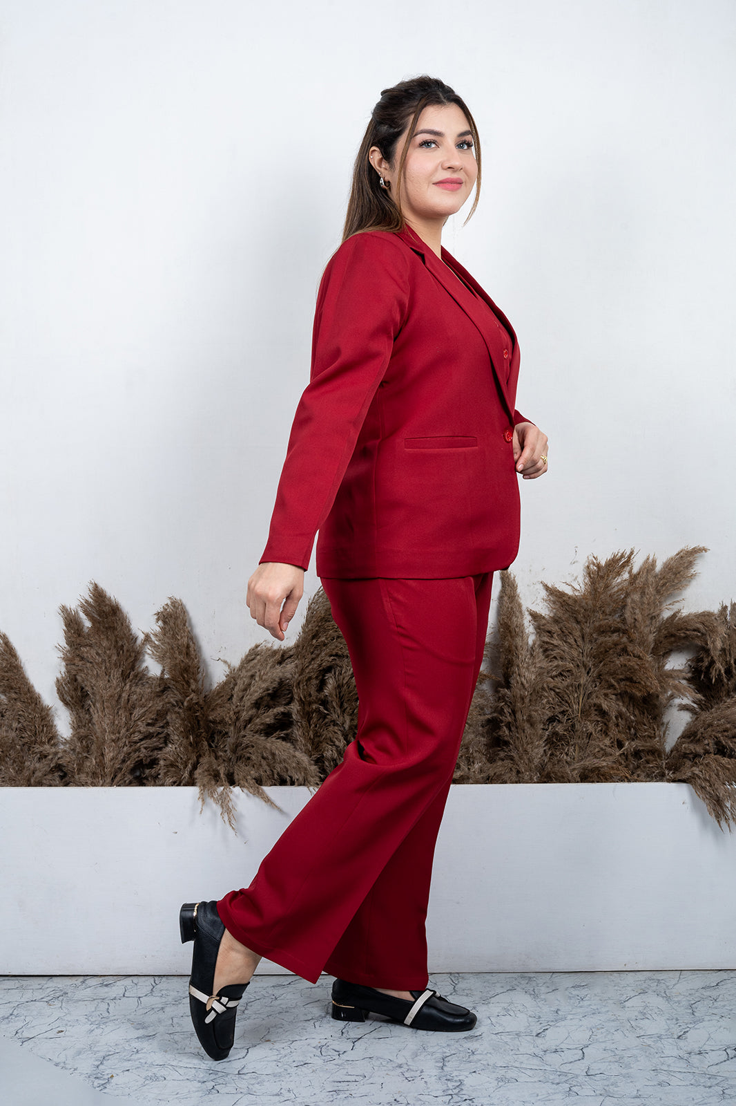 VISHIMA Red 2-piece Notched Lapel Single Breasted Blazer With Trouser In Stretchable Fabric