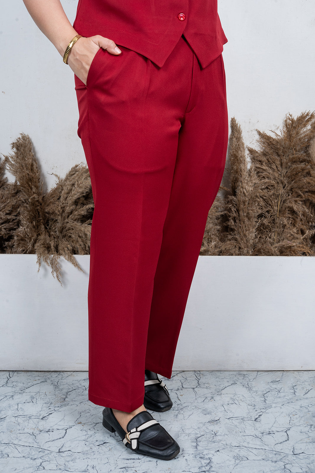VISHIMA Red 2-piece Notched Lapel Single Breasted Blazer With Trouser In Stretchable Fabric